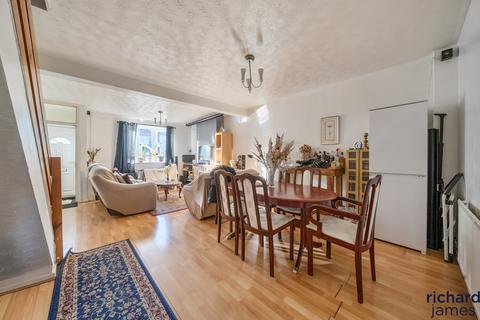 undefined, Cricklade Road, Gorse Hill, Swindon, SN2