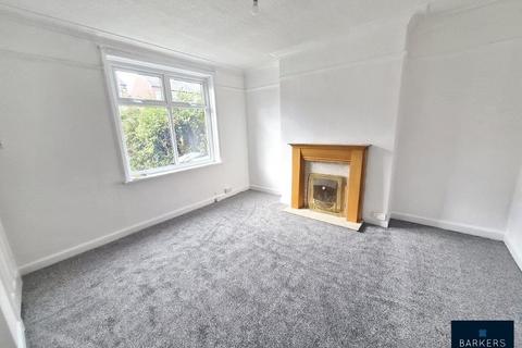 3 bedroom terraced house to rent, Welwyn Avenue, Batley