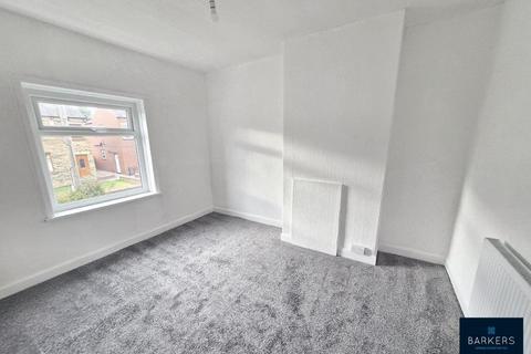 3 bedroom terraced house to rent, Welwyn Avenue, Batley