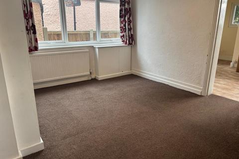 5 bedroom detached house to rent, Harold Road, Frinton-on-Sea CO13