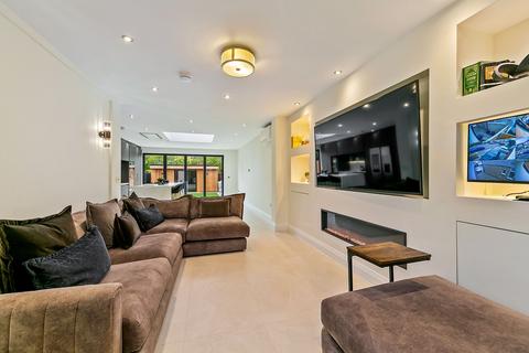 4 bedroom semi-detached house for sale, Kendrey Gardens, Twickenham