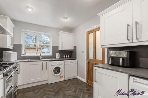 3 bedroom detached house for sale, Pintail Avenue, Bradford BD6