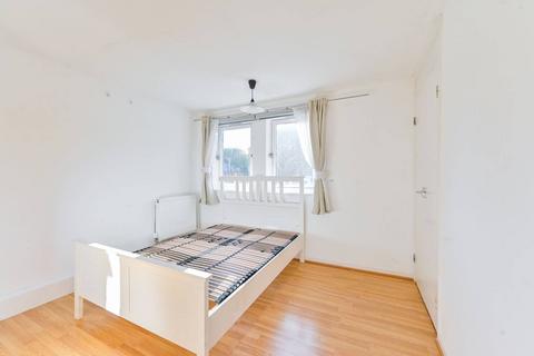 1 bedroom flat to rent, Kennet Close, Battersea, London, SW11
