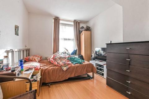 Tufnell Park Road, Tufnell Park, London, N7