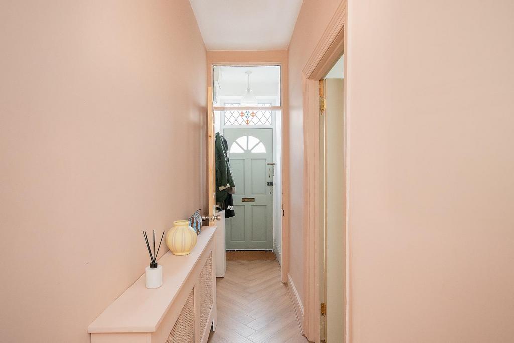 1 R8 HEE - Hallway A.jpg