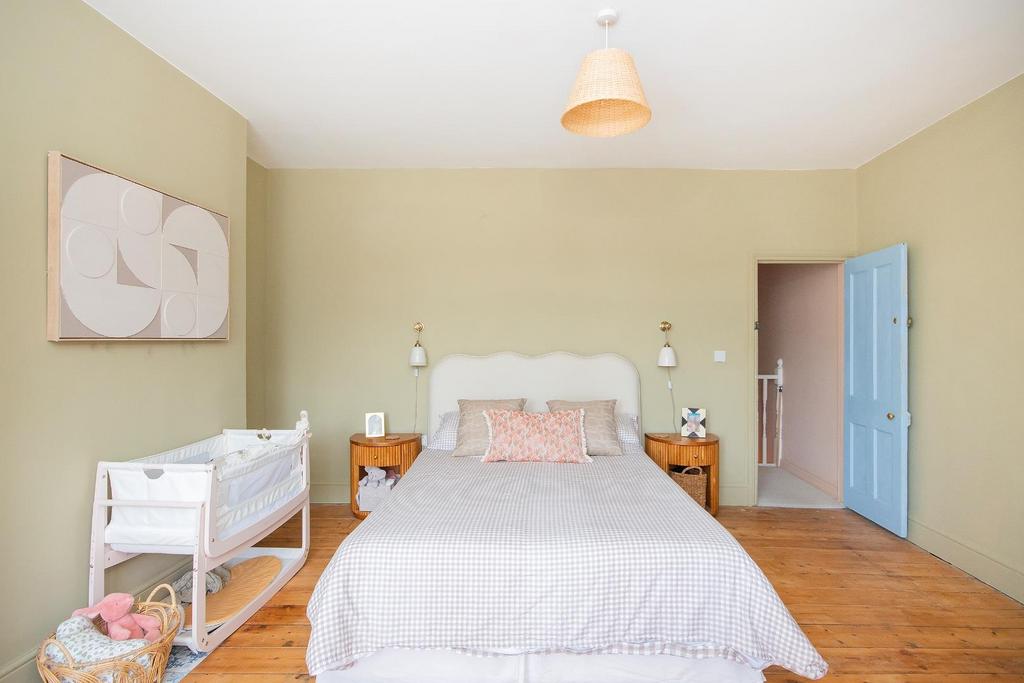 1 R8 HEE - Bedroom E.jpg