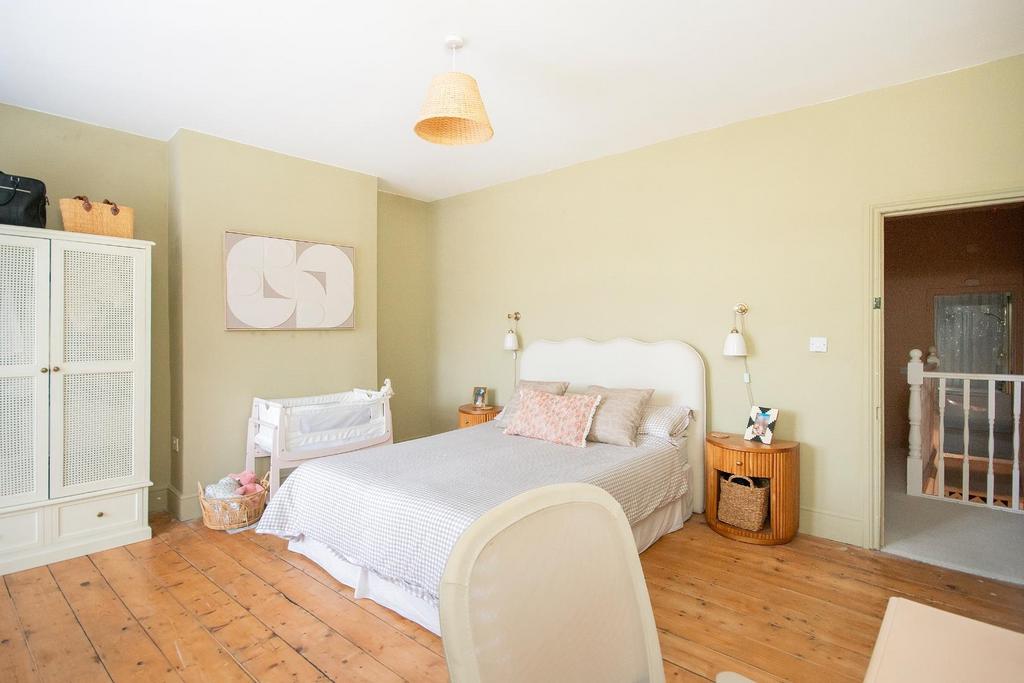 1 R8 HEE - Bedroom F.jpg