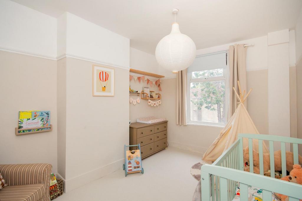 1 R8 HEE - Bedroom D.jpg