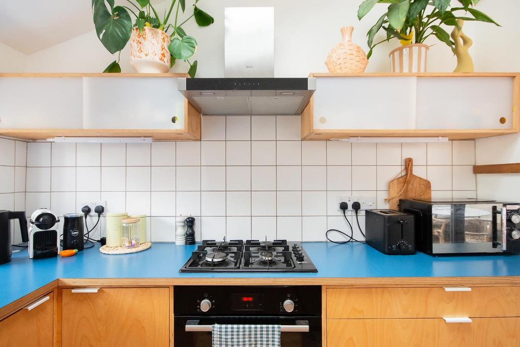 1 R8 HEE - Kitchen Diner B.jpg