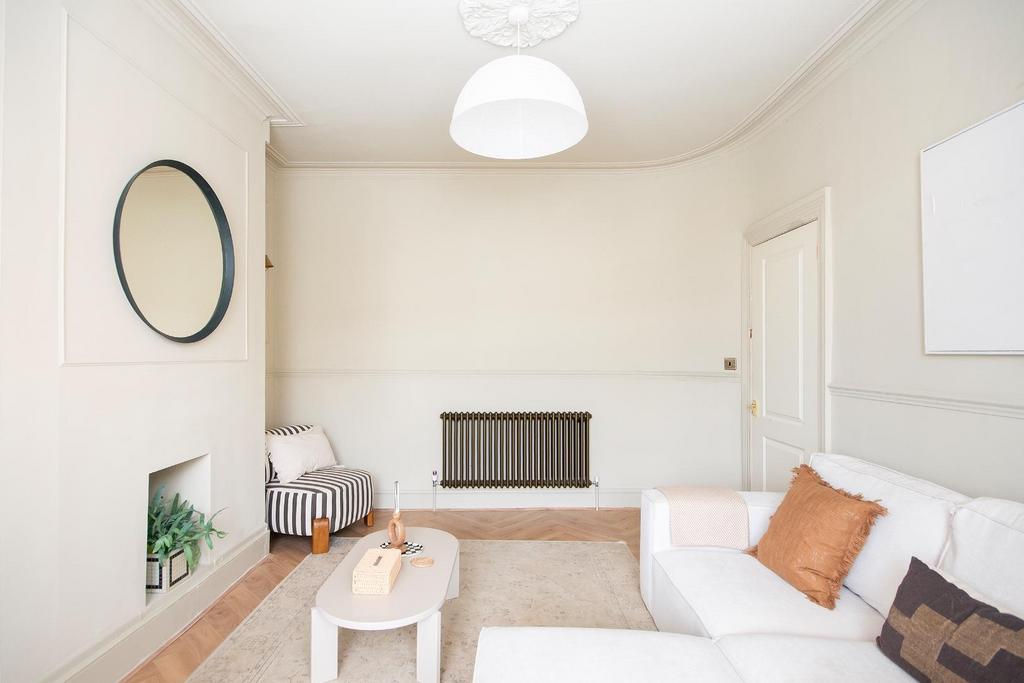 1 R8 HEE - Living Room B.jpg
