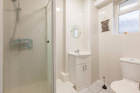 1 bedroom flat to rent, Mile End Road, Whitechapel, London, E1