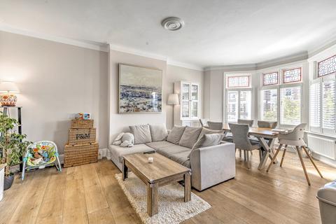 2 bedroom flat for sale, Salford Road, London SW2