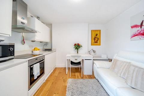 1 bedroom flat for sale, Battersea Rise, London, SW11