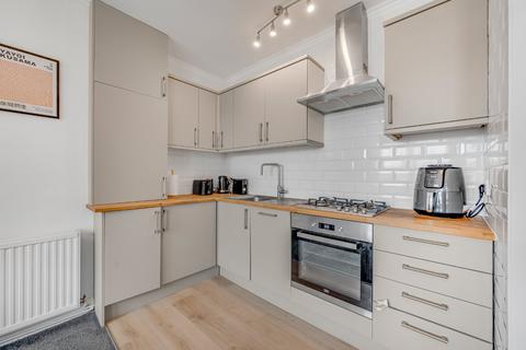 2 bedroom flat for sale, Eardley Crescent, London, SW5