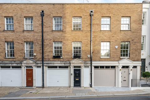 undefined, Cadogan Lane, Knightsbridge, London, SW1X