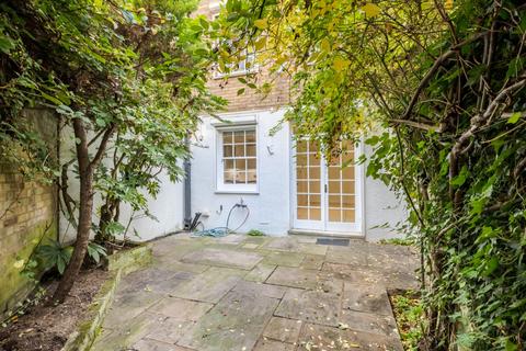 undefined, Cadogan Lane, Knightsbridge, London, SW1X