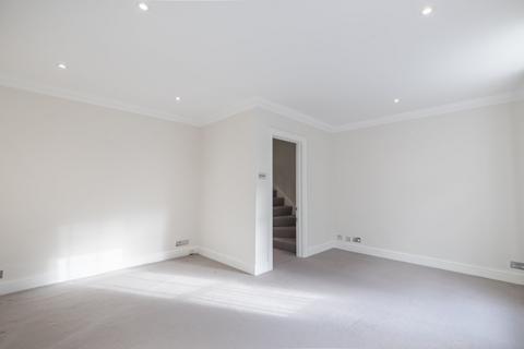 undefined, Cadogan Lane, Knightsbridge, London, SW1X