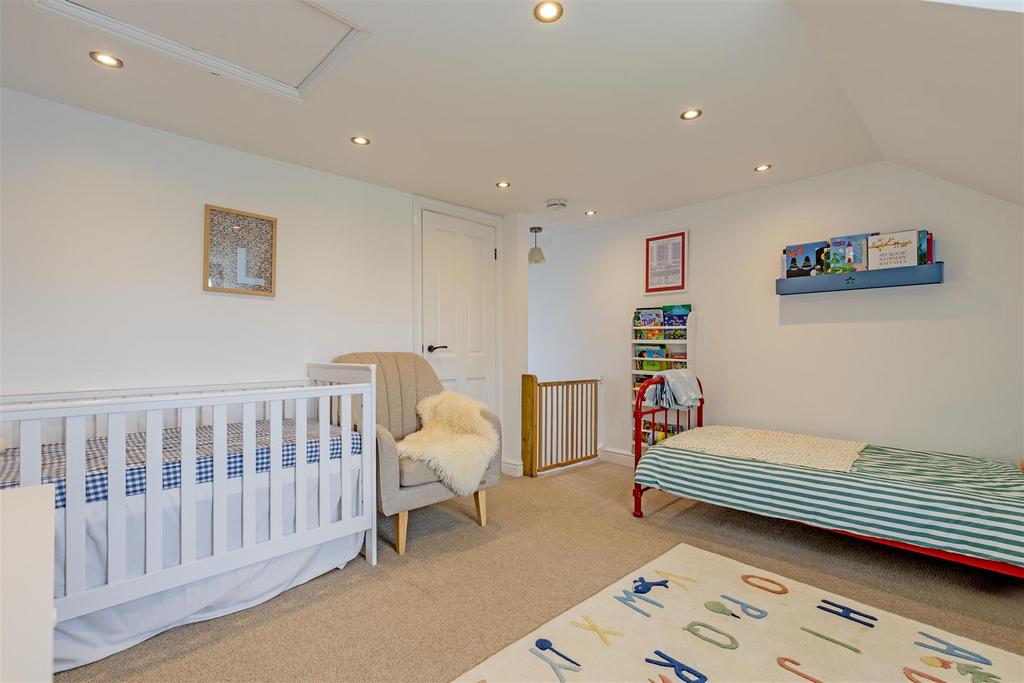 Bedroom 2-2.jpg