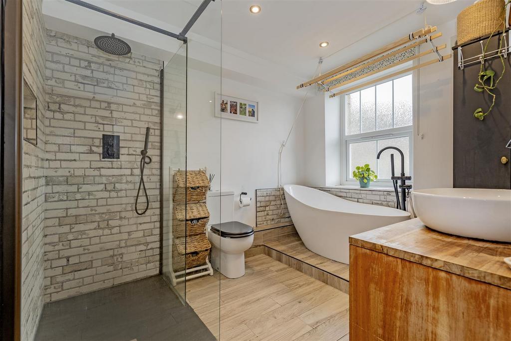 Bathroom-1.jpg