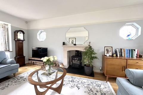 undefined, College Road, Epsom