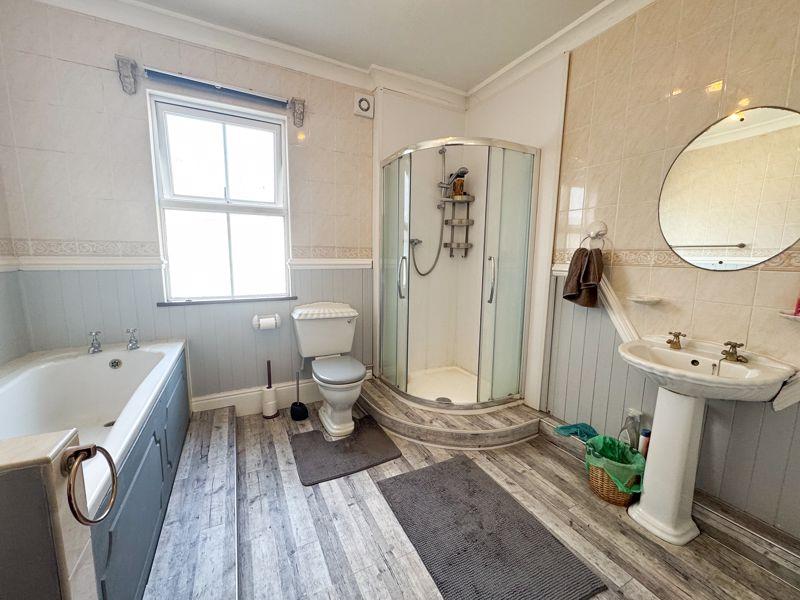 Bathroom ff