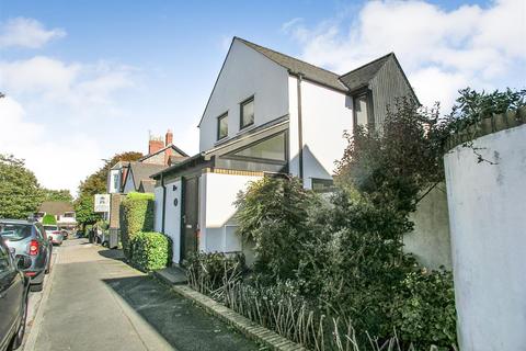 3 bedroom detached house for sale, Mitre Court, Llandaff