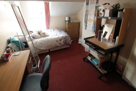 9 bedroom house to rent, Cardigan Road, Leeds LS6