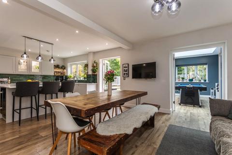 undefined, Stone Pound Ridge, Hassocks