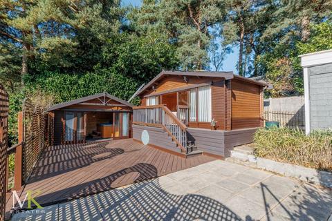 4 bedroom chalet for sale, Queens Park Avenue, Bournemouth BH8