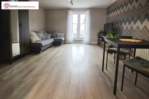 2 bedroom apartment for sale, Merton Way, Walsall