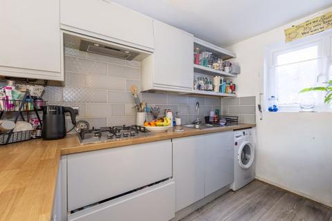 2 bedroom end of terrace house for sale, Greenfield Drive, Ridgewood