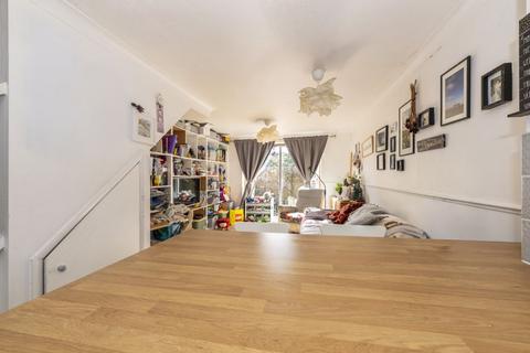 2 bedroom end of terrace house for sale, Greenfield Drive, Ridgewood