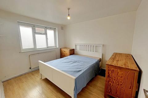 undefined, Greenford Road, Greenford