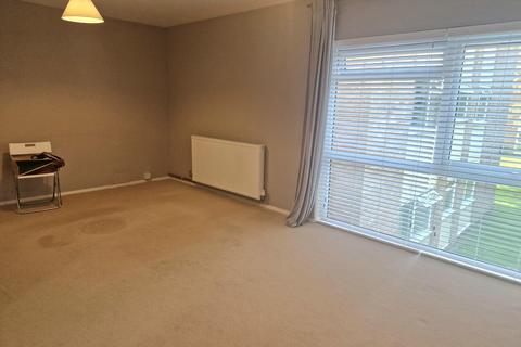 2 bedroom flat to rent, Silverwood Close, BR3