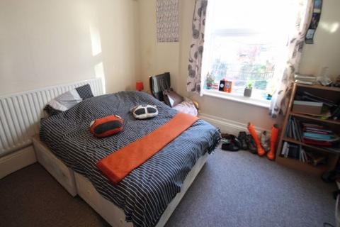 4 bedroom house to rent, 5b Buckingham Mount, Leeds LS6