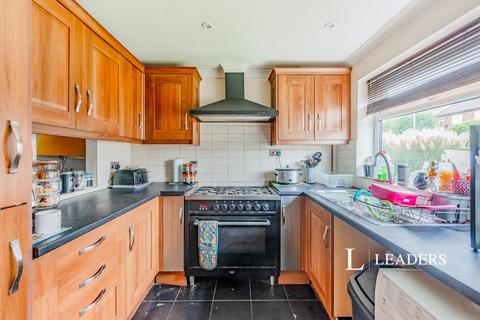 3 bedroom terraced house to rent, Sycamore Drive, East Grinstead, RH19