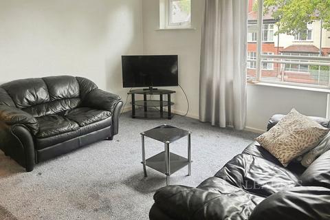 2 bedroom flat to rent, Holmwood Court, Holmwood Road, M20