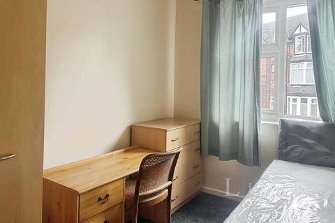 2 bedroom flat to rent, Holmwood Court, Holmwood Road, M20