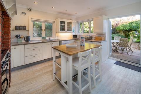 4 bedroom detached house for sale, BEMBRIDGE VILLAGE