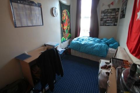 9 bedroom house to rent, Cardigan Road, Leeds LS6
