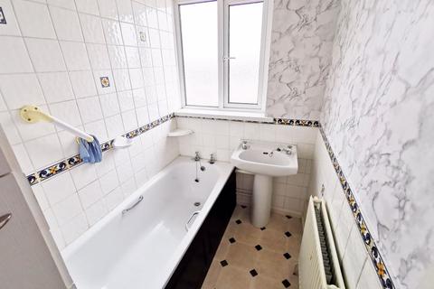 3 bedroom apartment for sale, Claude Road, Caerphilly CF83