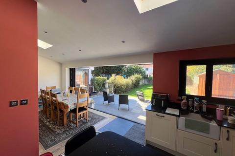 11 Lincoln Close, Harrow, HA2 7RJ
