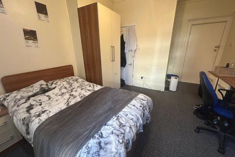 8 bedroom house to rent, St Michaels Villas, Leeds LS6