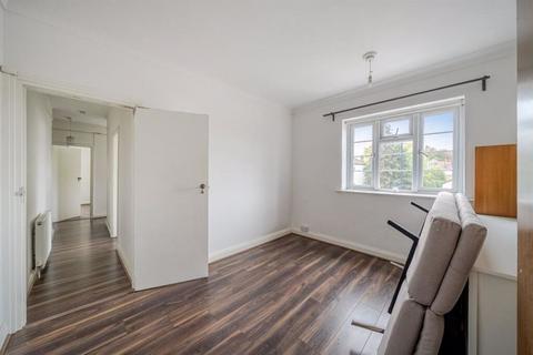 3 bedroom apartment for sale, Colney Hatch Lane, London