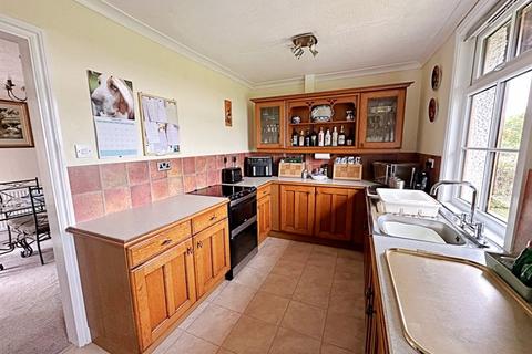 3 bedroom detached bungalow for sale, Evesham Road, Wick