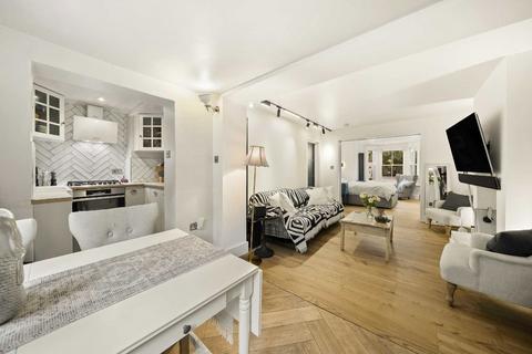 1 bedroom flat for sale, Greenside Road, London W12