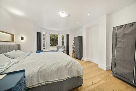 1 bedroom flat for sale, Greenside Road, London W12