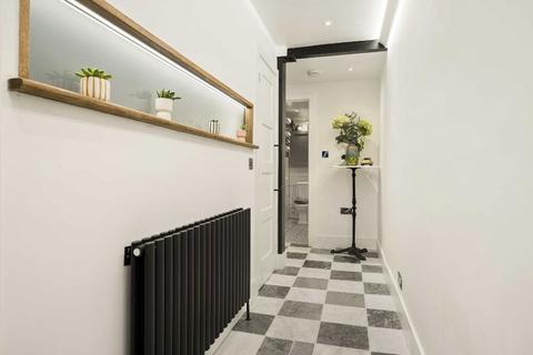 1 bedroom flat for sale, Greenside Road, London W12