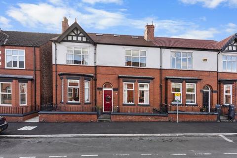 5 bedroom semi-detached house for sale, St. Malo Road, Wigan WN1