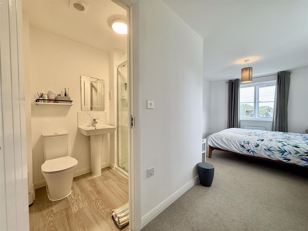 Main bedroom/Un-suite